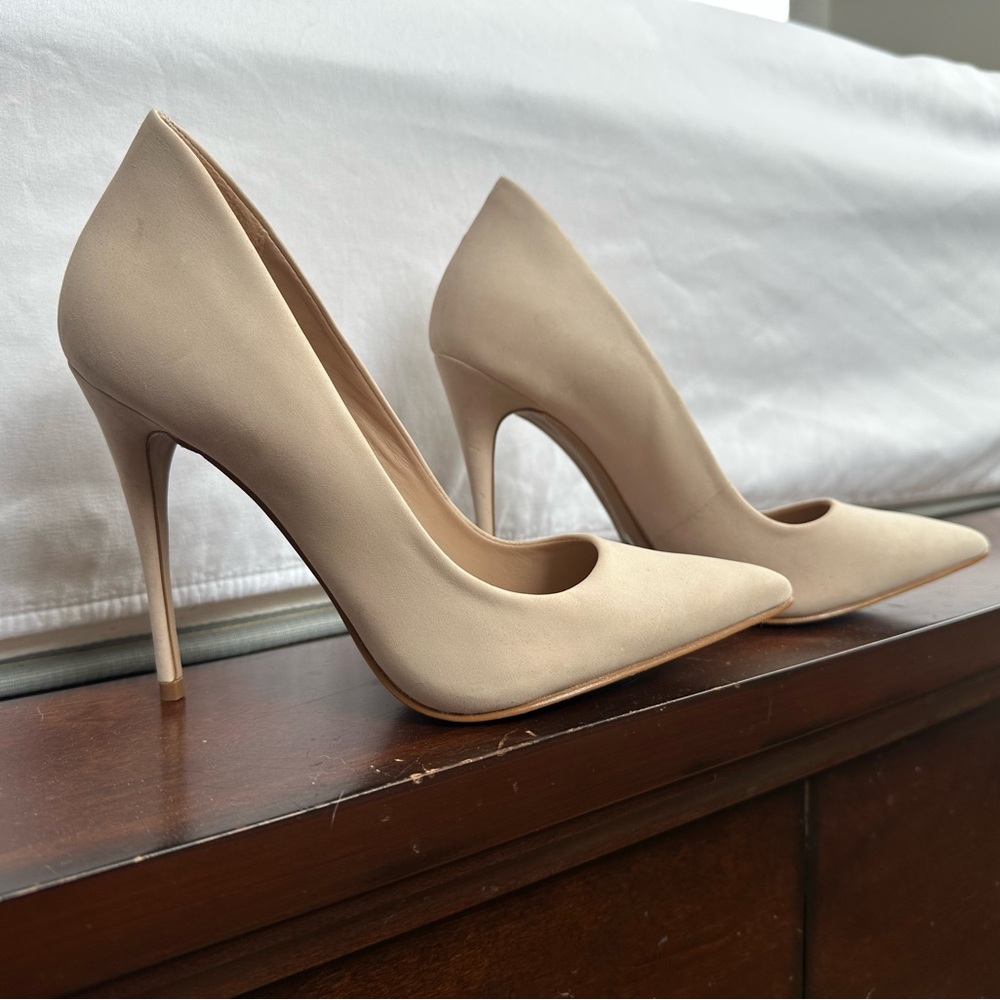 Aldo Suede Nude Heels - Great condition! size 7.5